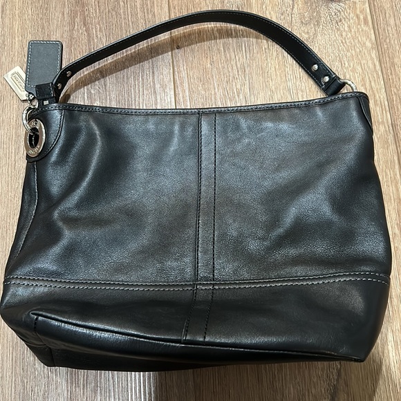 Women’s black leather coach handbag - Picture 5 of 10